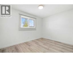 424 Penbrooke Crescent Se, Calgary, AB T2A3T7 Photo 10