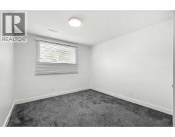 424 Penbrooke Crescent Se, Calgary, AB T2A3T7 Photo 32