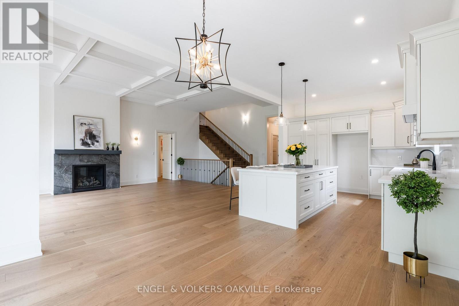 727 WARNER ROAD - Image 9