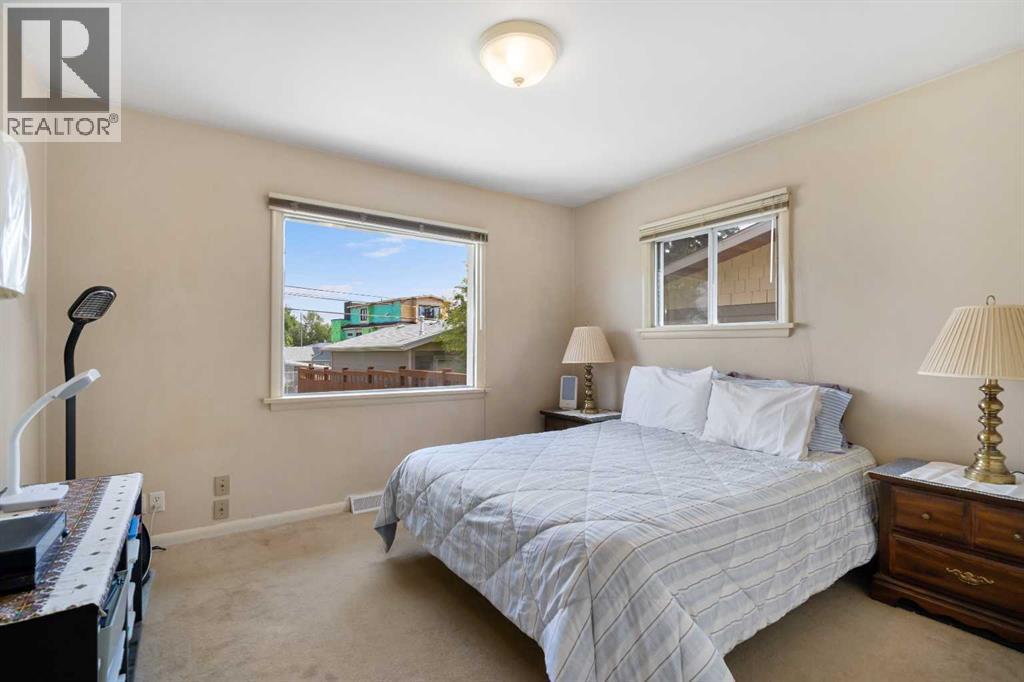 2140 Halifax Crescent NW - Image 29