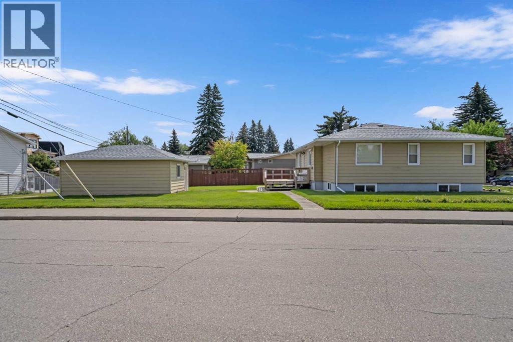 2140 Halifax Crescent NW - Image 15