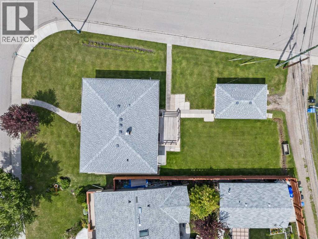 2140 Halifax Crescent NW - Image 10