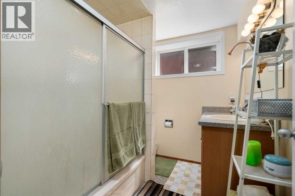 2140 Halifax Crescent NW - 38