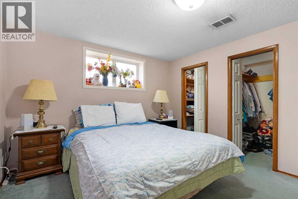2140 Halifax Crescent NW - Image 41