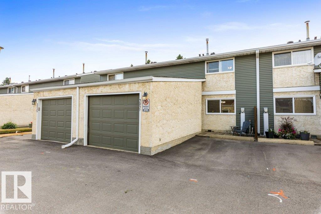 3237 132A AV NW, Belmont, Edmonton photo 1