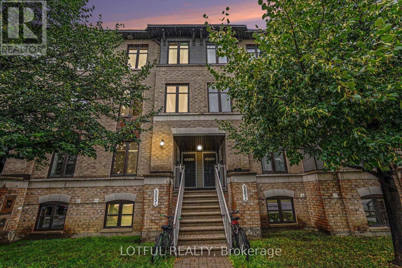#20 585 CHAPMAN MILLS DRIVE - 1
