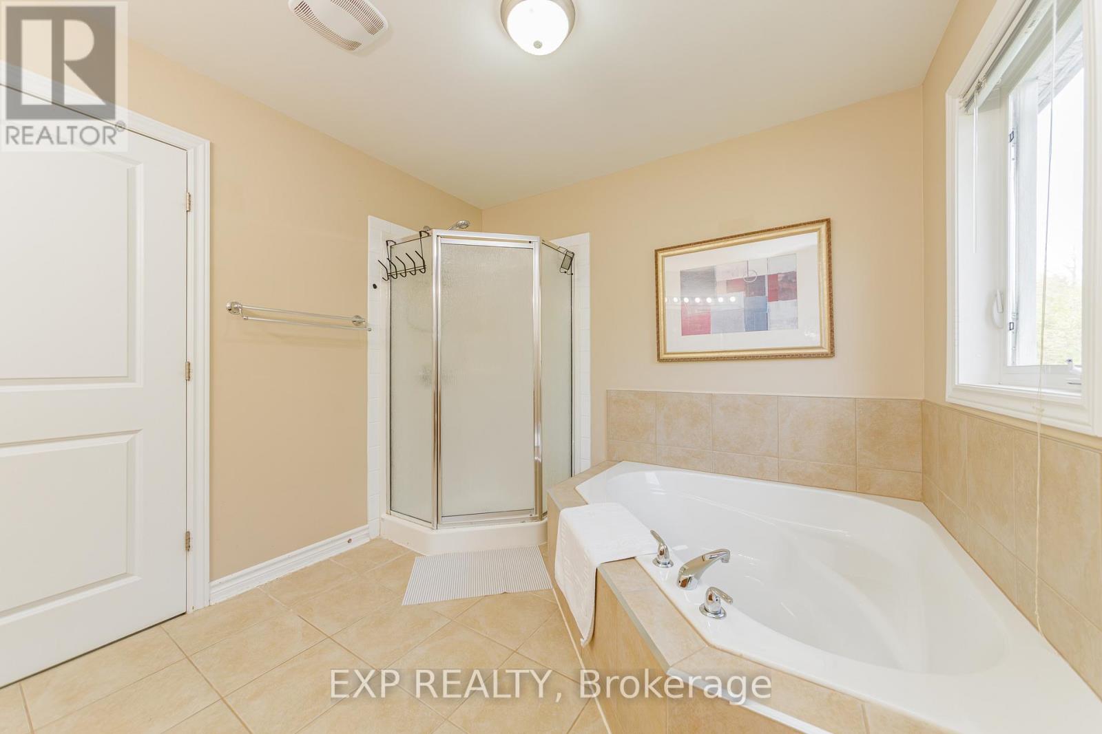 42 OASIS STREET - 25