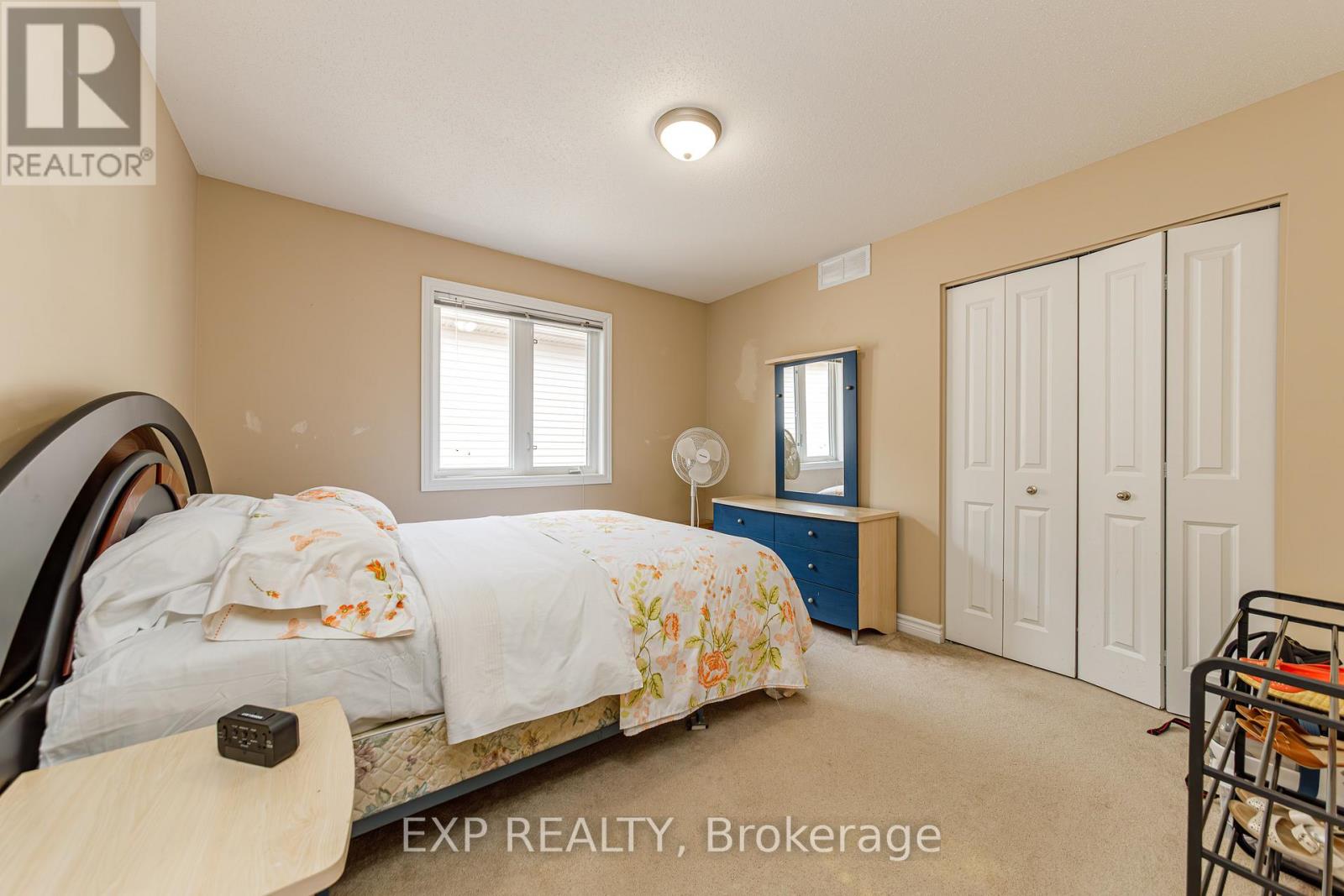 42 OASIS STREET - Image 29