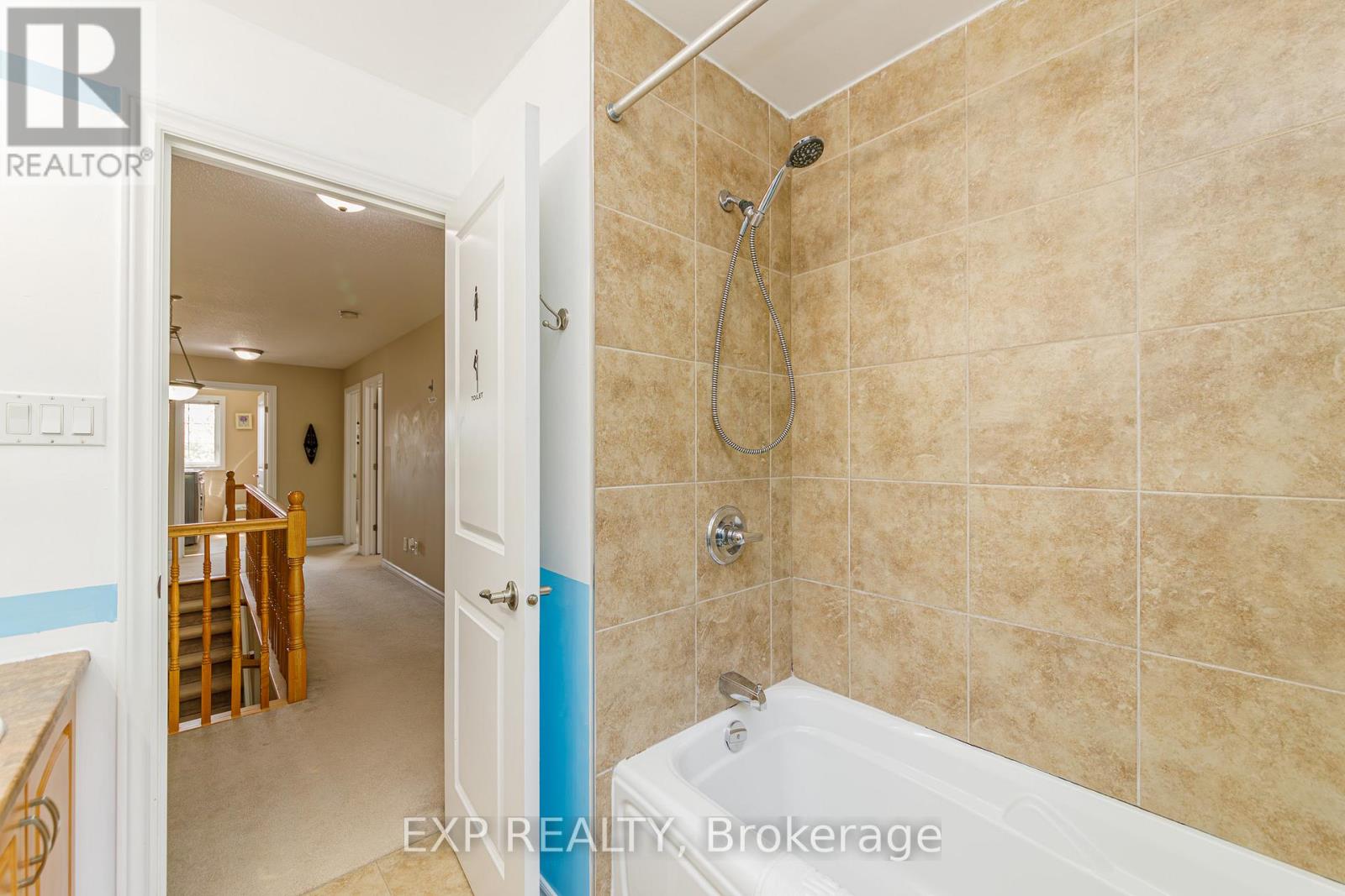 42 OASIS STREET - 33
