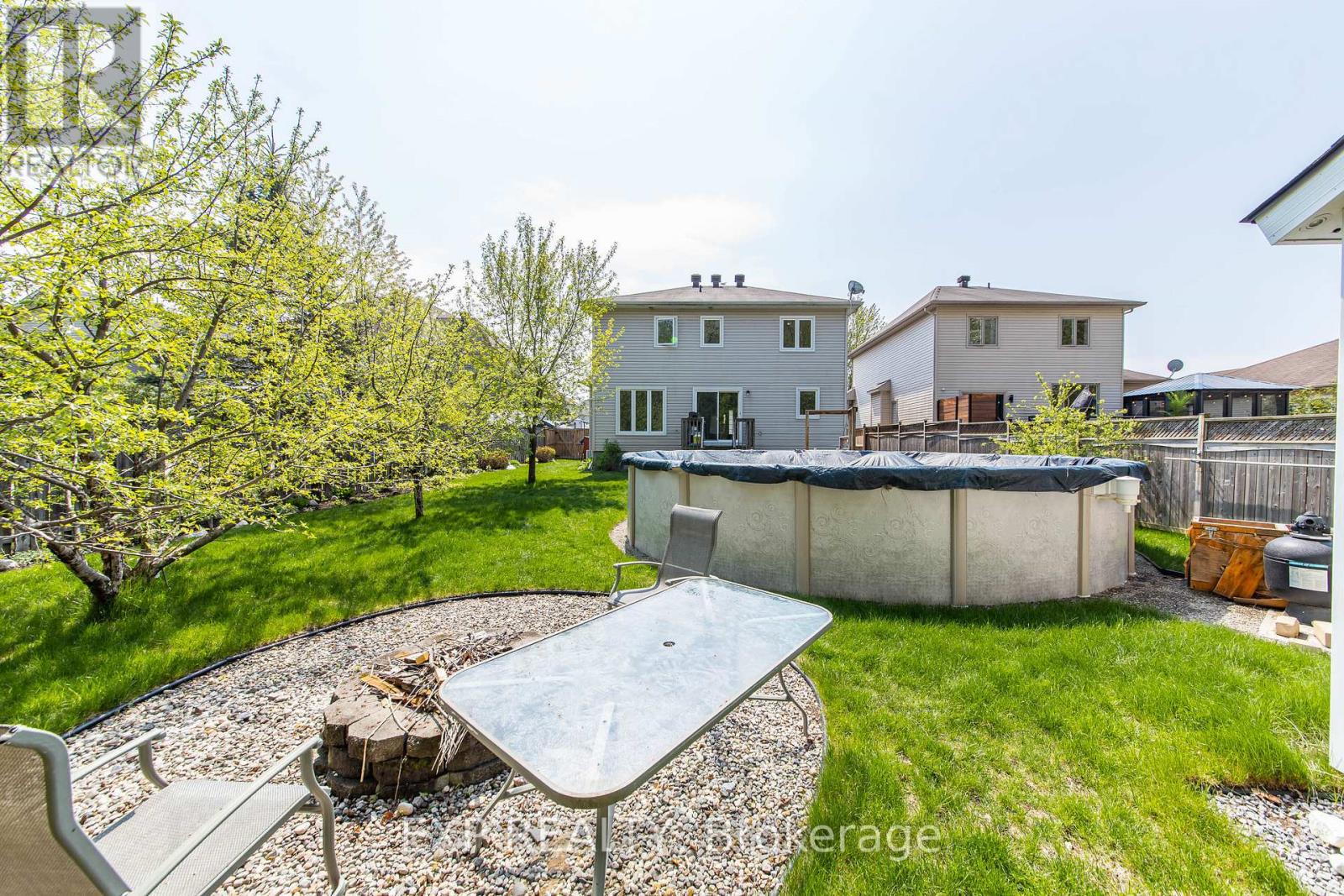 42 OASIS STREET - 42