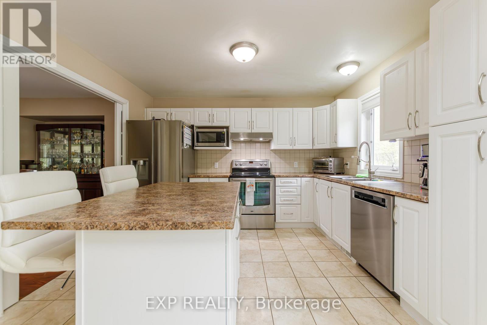 42 OASIS STREET - Image 8