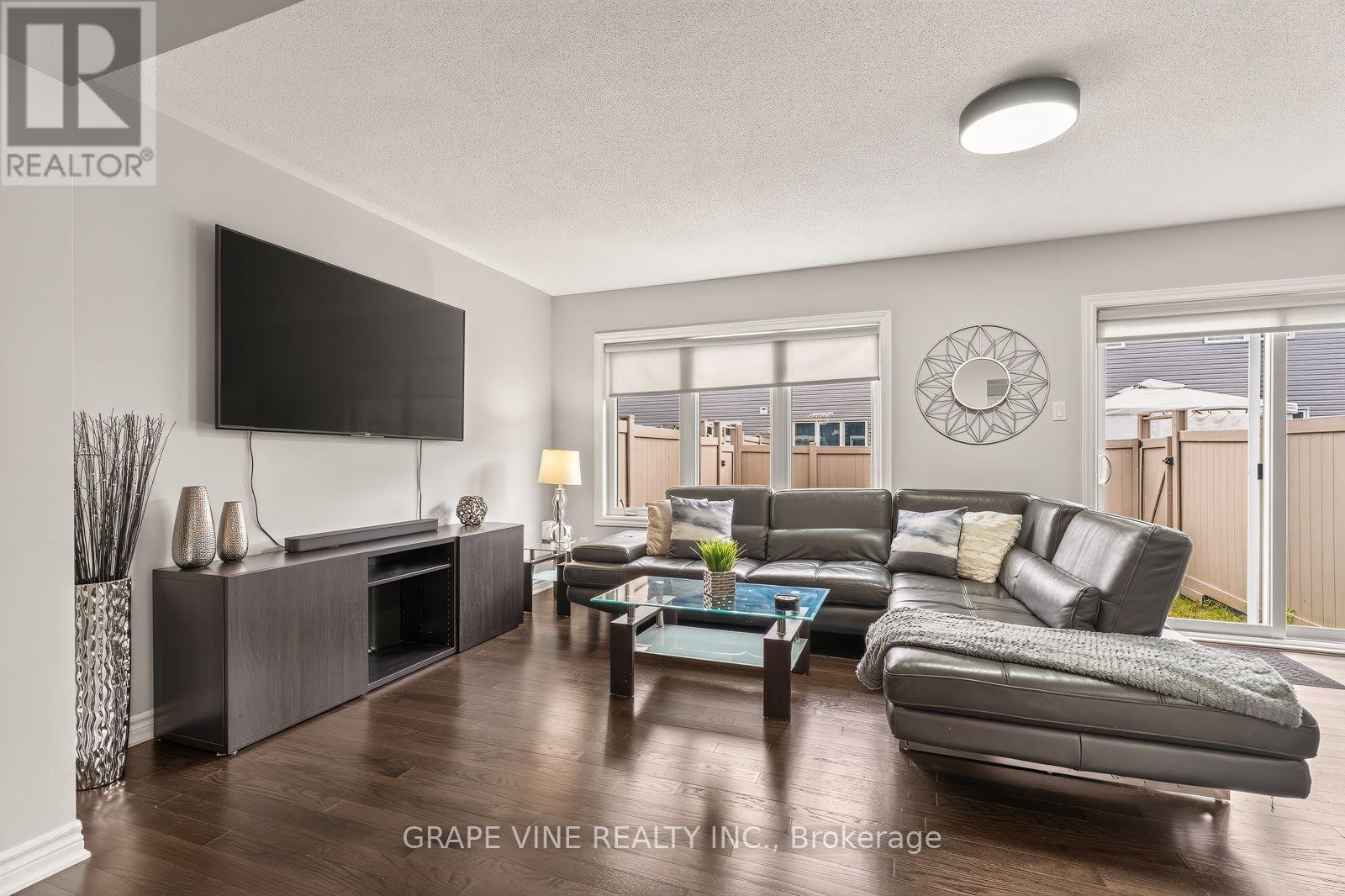 3 Bed, 3 Bath House for Sale in Ottawa – 3566 RIVER RUN AVENUE, Ottawa – MLS# X13652396 - Image 14