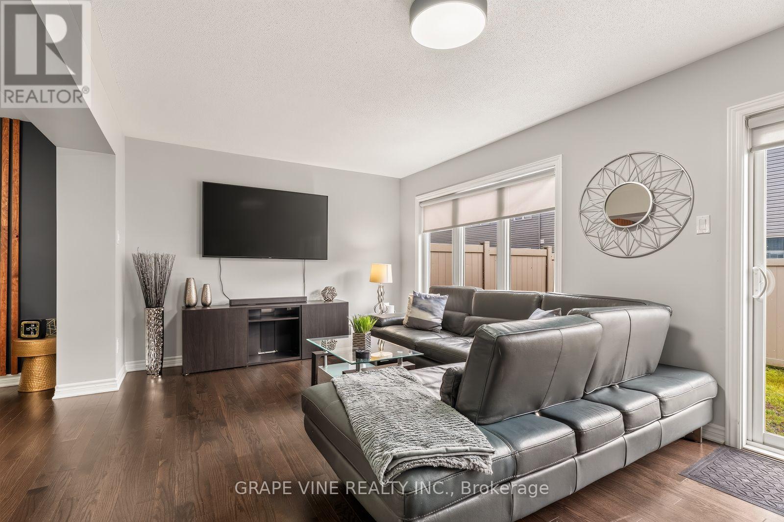 3 Bed, 3 Bath House for Sale in Ottawa – 3566 RIVER RUN AVENUE, Ottawa – MLS# X13652396 - Image 16