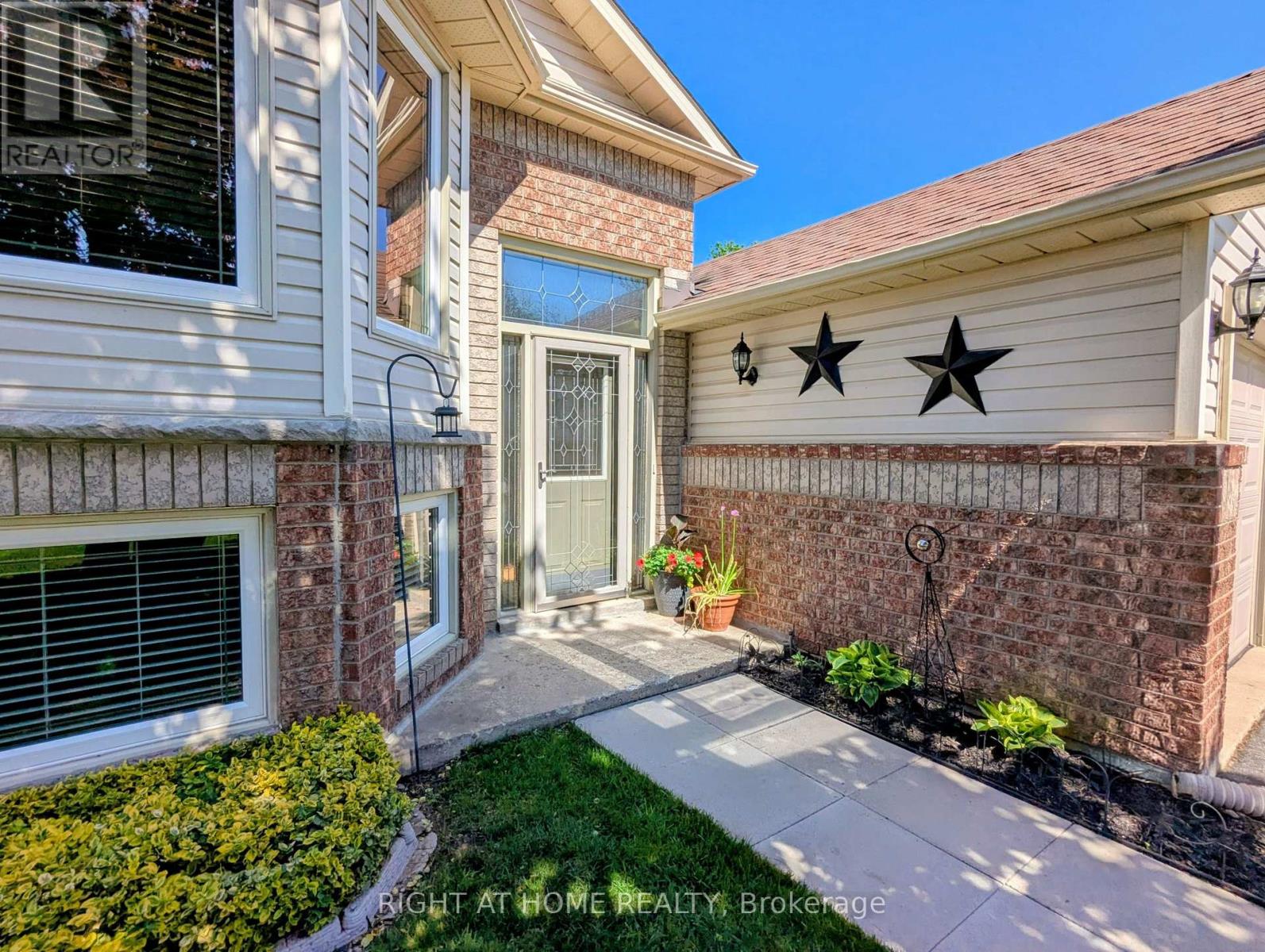 22 DONALD CRESCENT, Wasaga Beach — photo 3