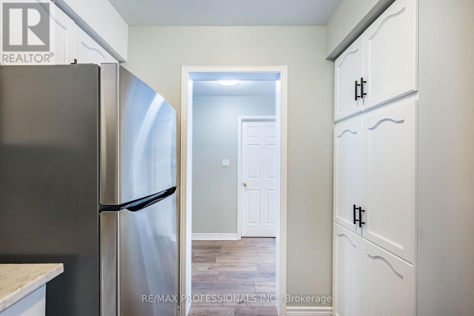 #23 2004 GLENADA CRESCENT - 19