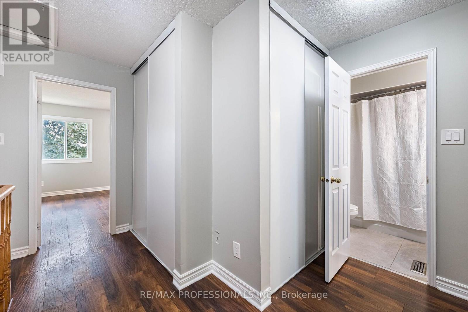 #23 2004 GLENADA CRESCENT - 24