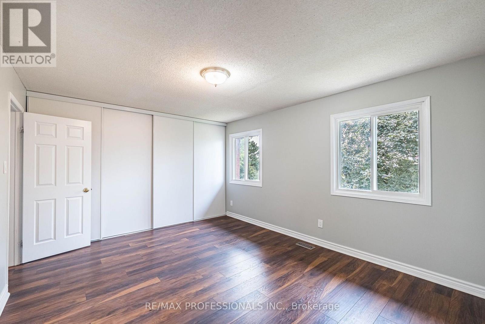 #23 2004 GLENADA CRESCENT - 26