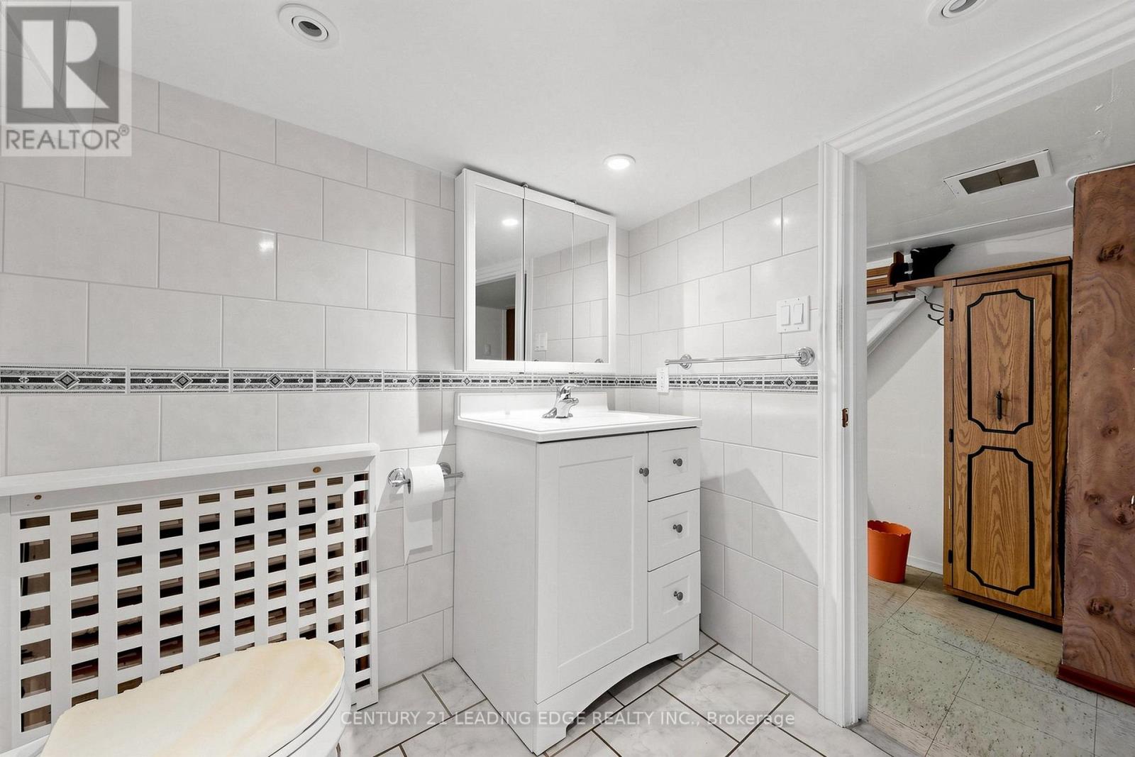 180 GILBERT AVENUE - 28