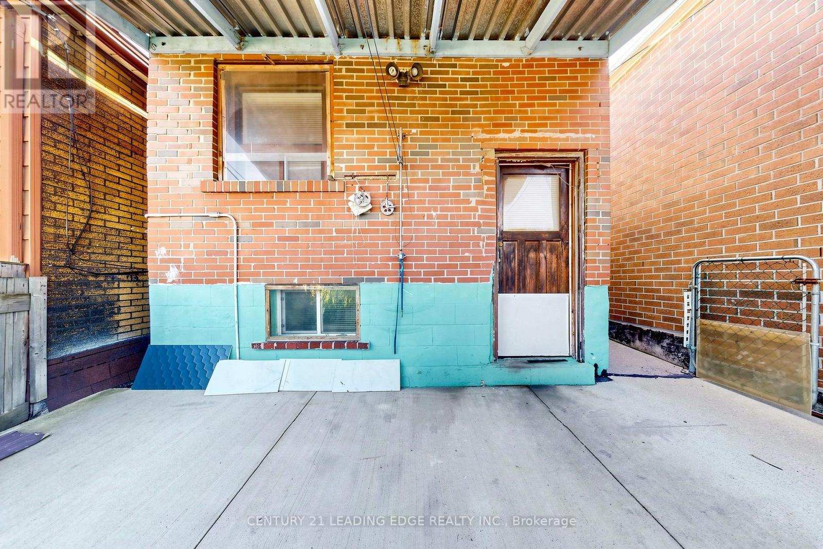 180 GILBERT AVENUE - 30
