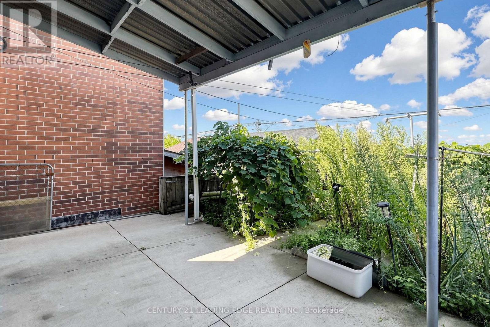 180 GILBERT AVENUE - 32