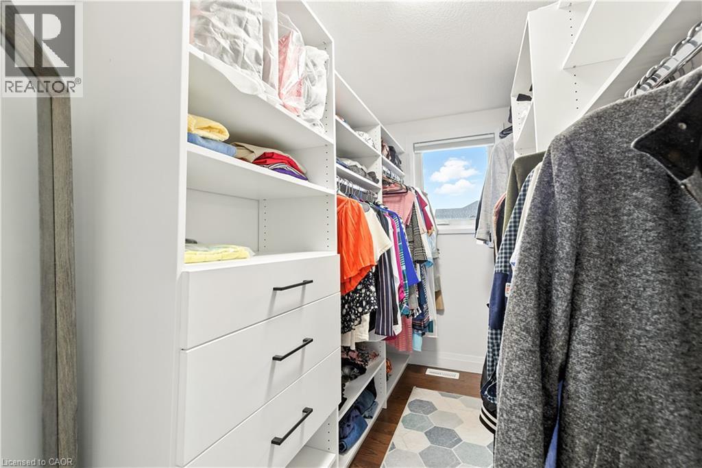 74 GELLERT Drive - 34