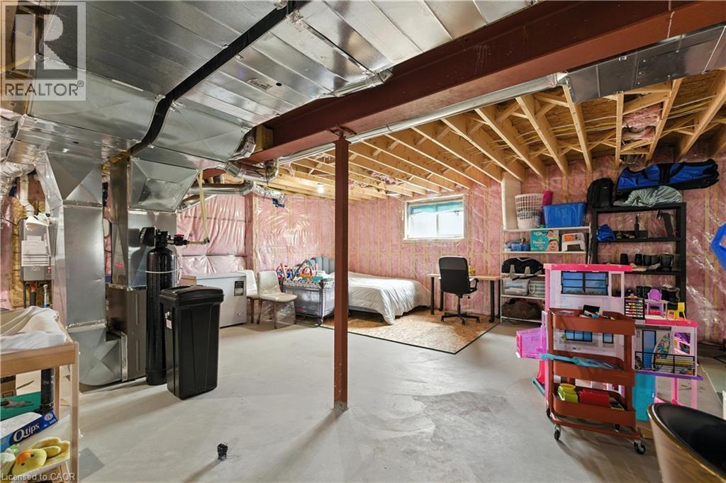 74 GELLERT Drive - 40