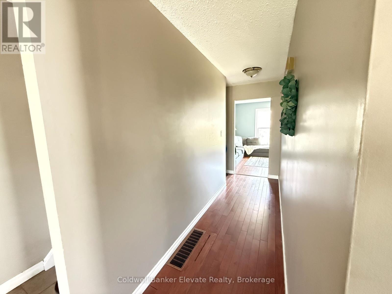 1860 7TH AVENUE W - 11