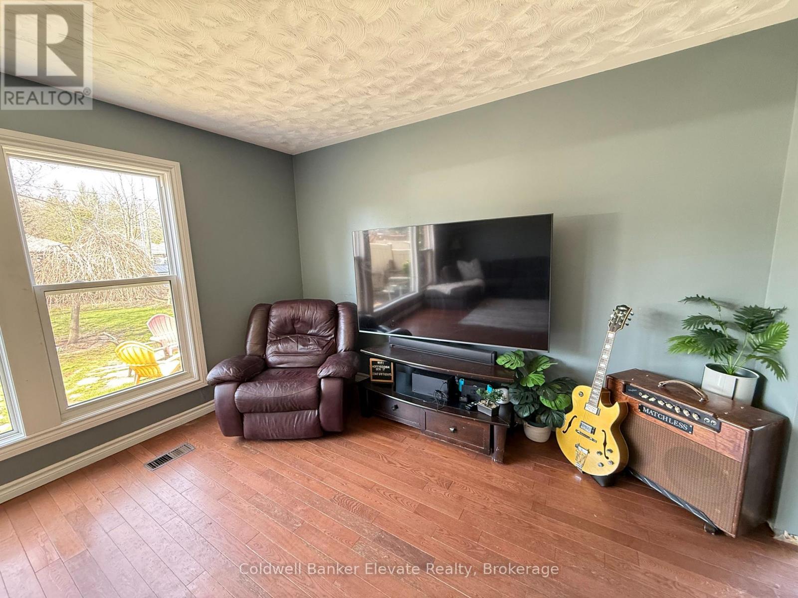 1860 7TH AVENUE W - 15