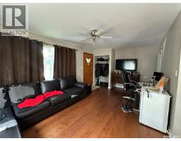 242 Third Avenue N, Kamsack, SK S0A1S0 Photo 9