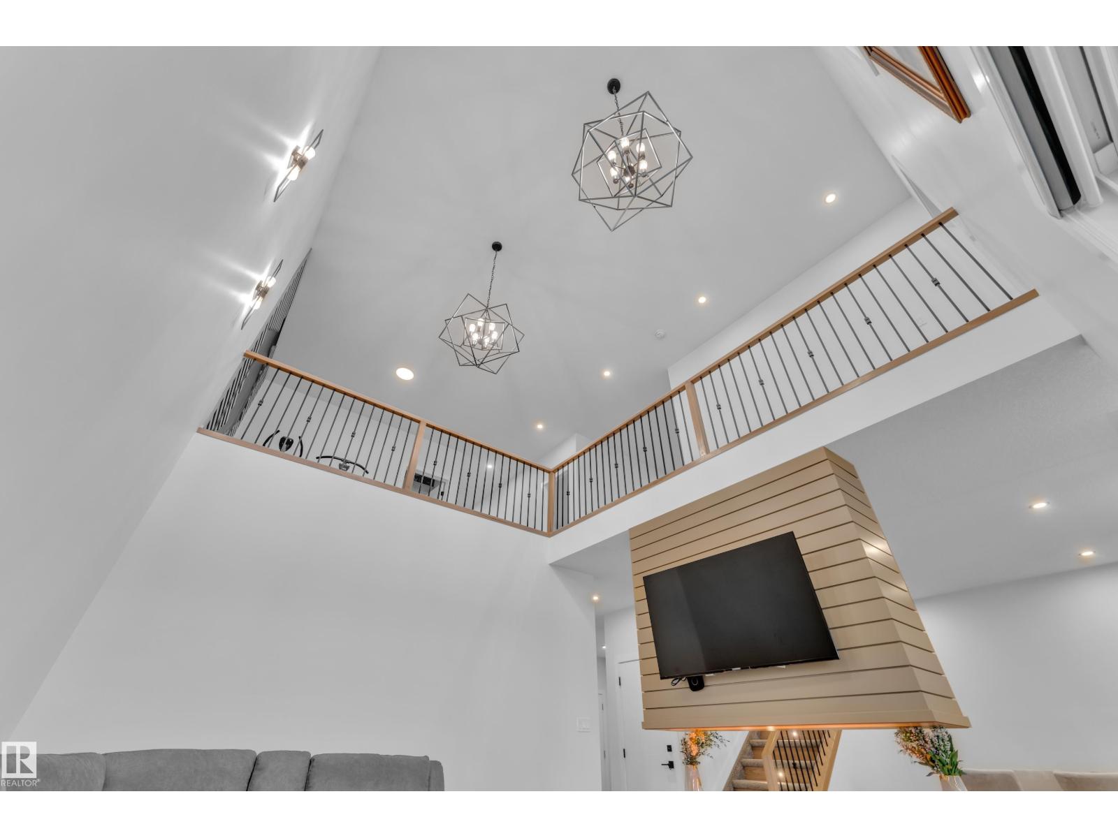 4514 63 ST - 23