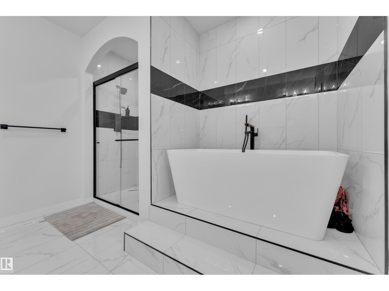 4514 63 ST - Image 31