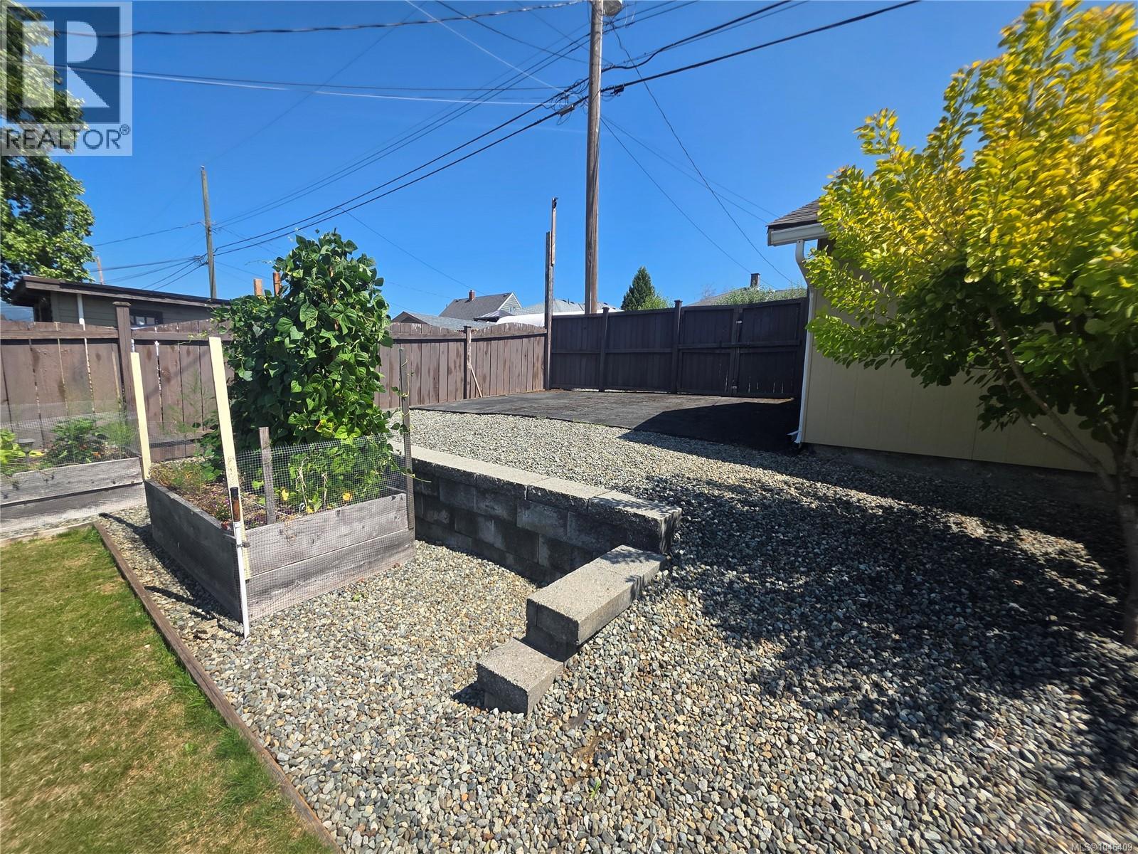 3871 Anderson Ave - 24