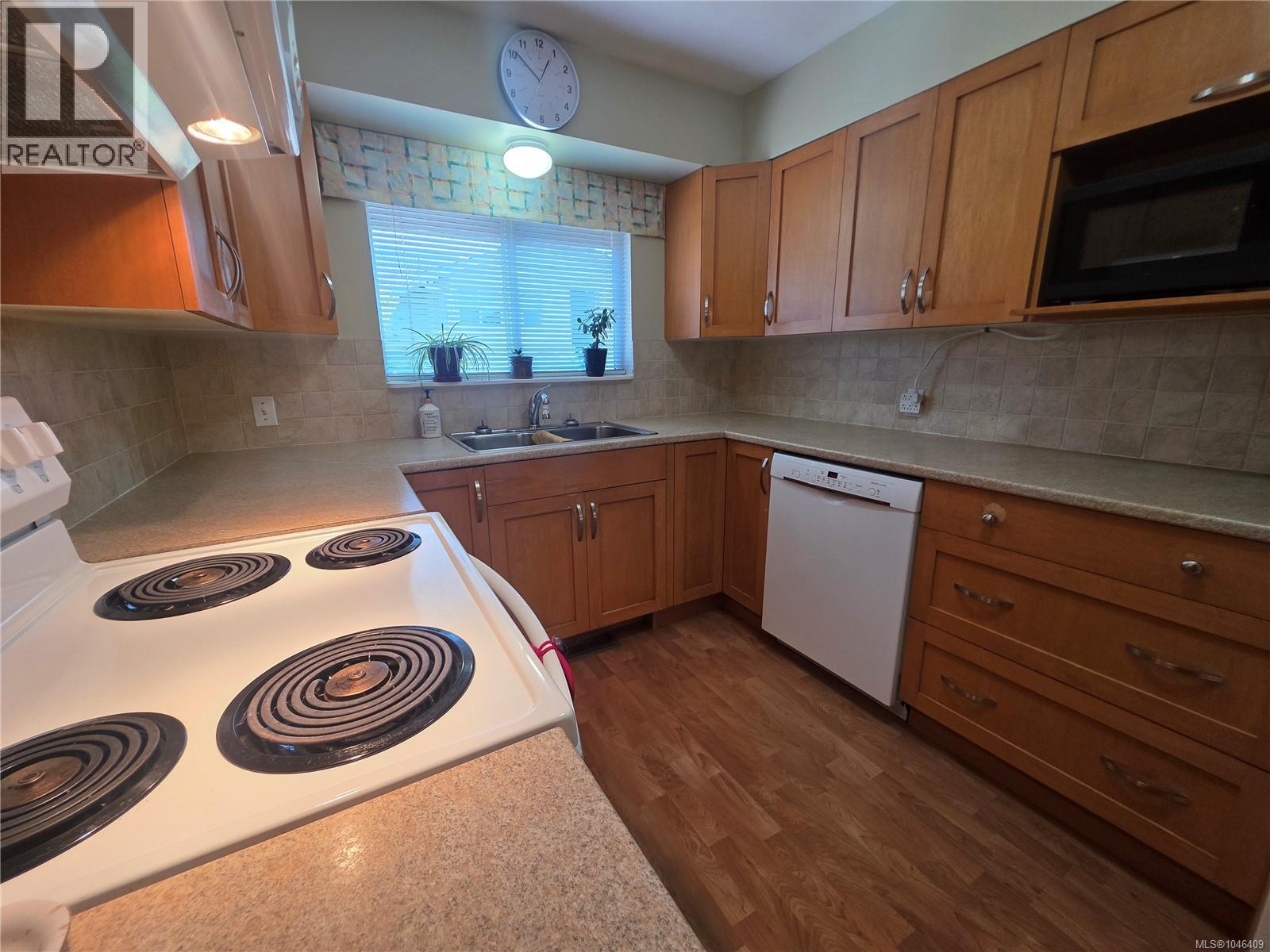 3871 Anderson Ave - Image 9