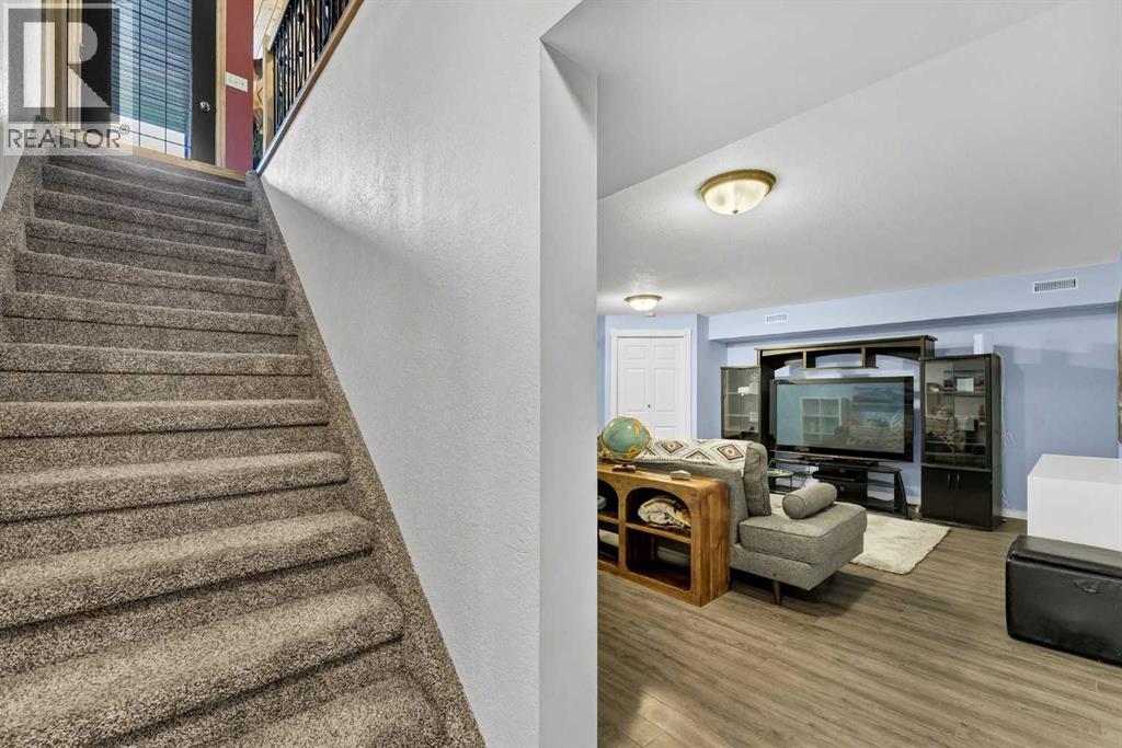 1174 16 Street NE - Image 26