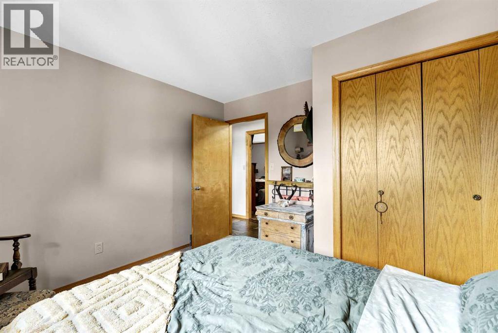1174 16 Street NE - Image 21