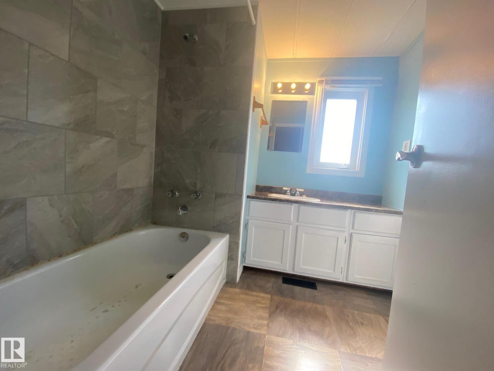 042-4819 51 Avenue - Photo 21