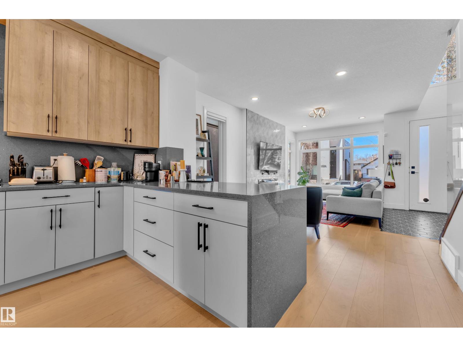 10227 146 ST NW - 21