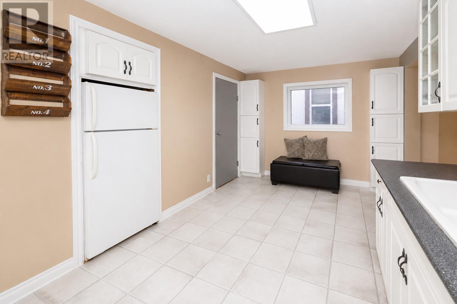 129 HERON ST - Image 9