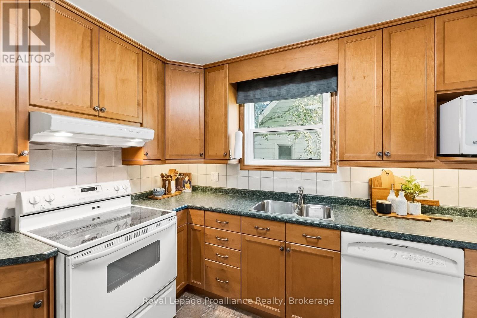 29 BRAMLEY STREET S - Image 15