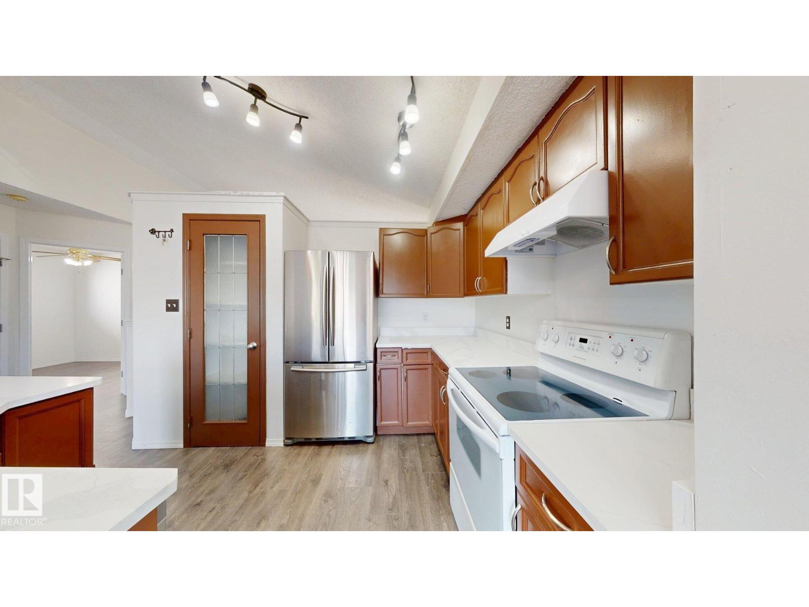2426 33A ST NW - 25