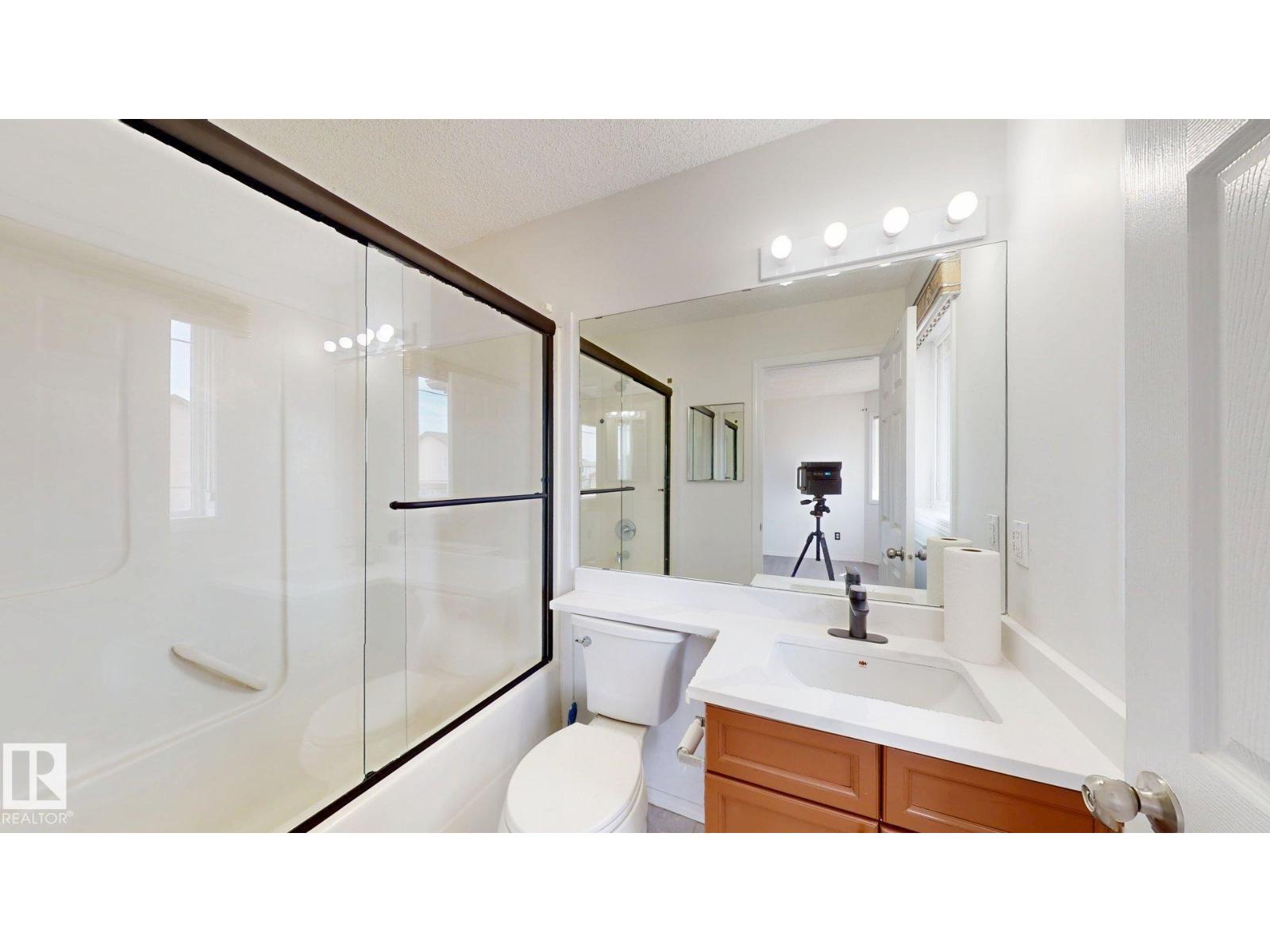 2426 33A ST NW - 40