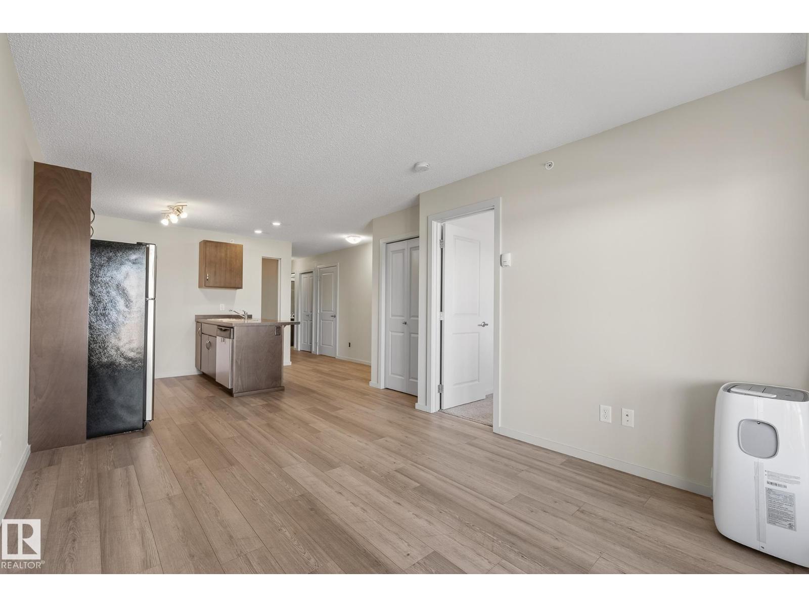 #405 7711 71 ST NW - 11