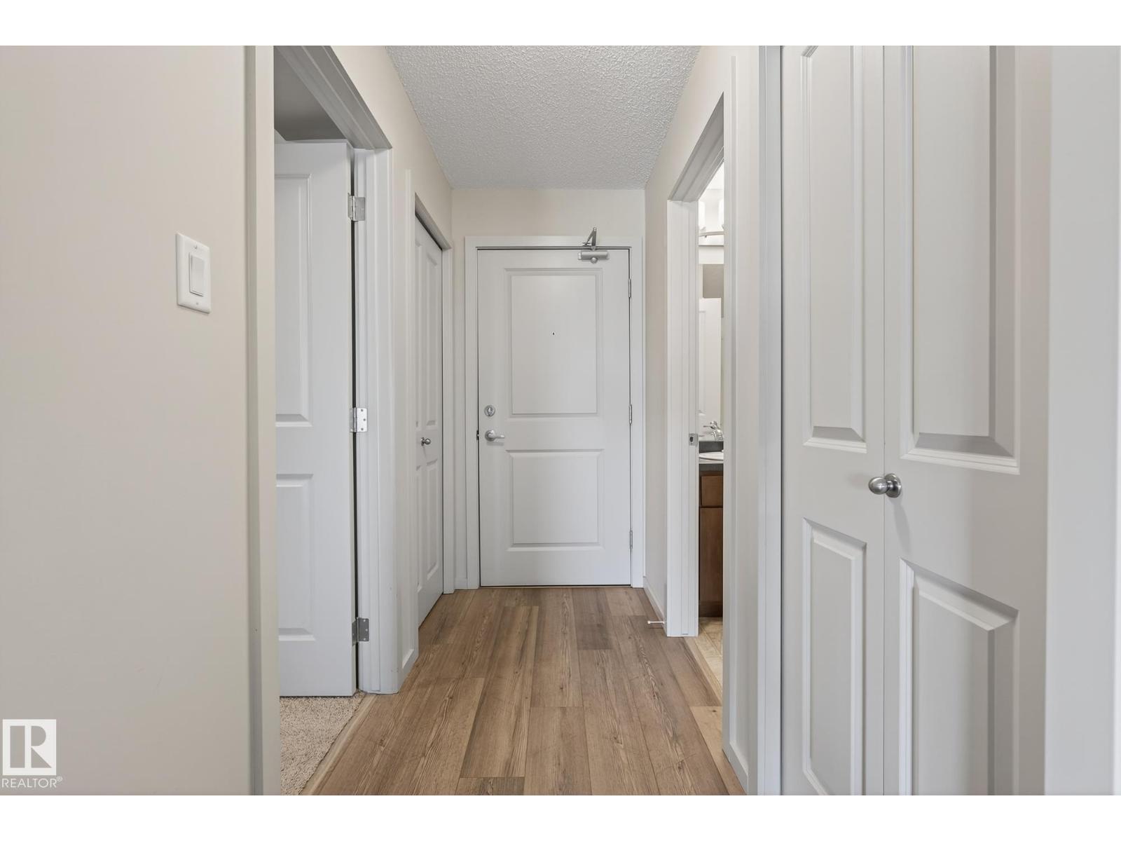 #405 7711 71 ST NW - 19