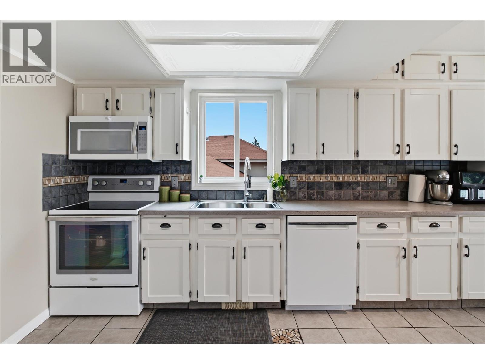  3140 Coventry Crescent, West Kelowna