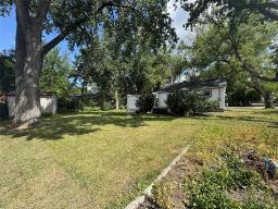 209 2nd Street Ne, Altona, MB R0G0B0 Photo 11