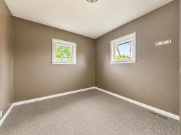 209 2nd Street Ne, Altona, MB R0G0B0 Photo 6