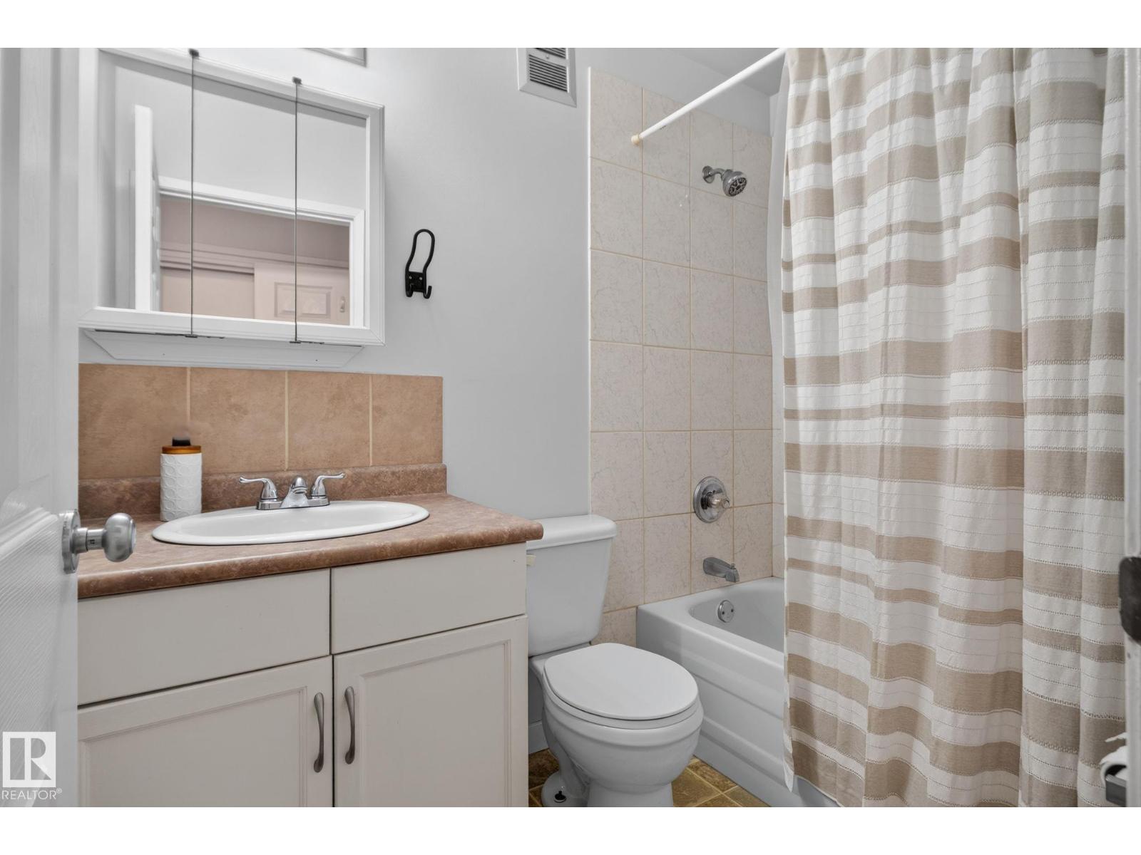 #9 10730 84 AV NW - Image 18