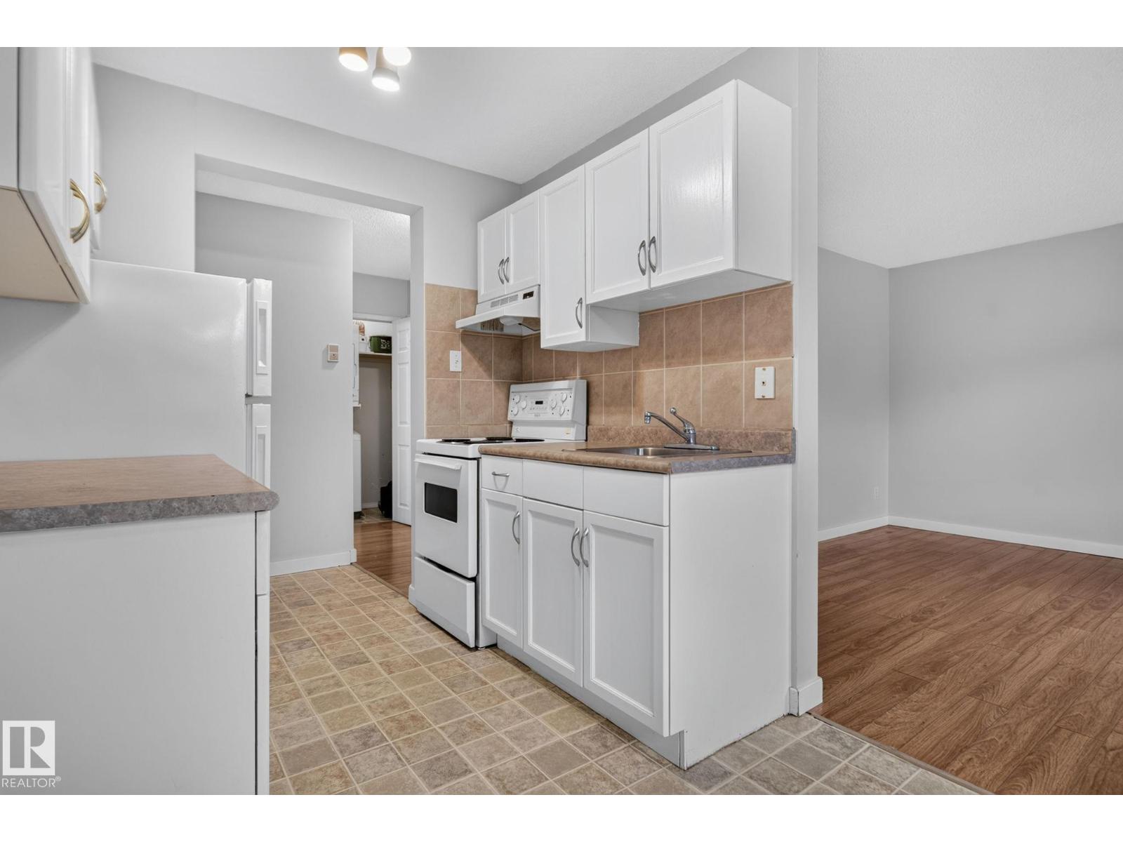 #9 10730 84 AV NW - 9