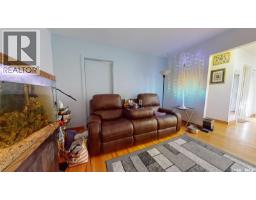 Bedroom - E 135-145 3rd Street E, Fox Valley, SK S0N0V0 Photo 13