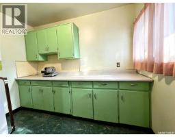 E 135-145 3rd Street E, Fox Valley, SK S0N0V0 Photo 25